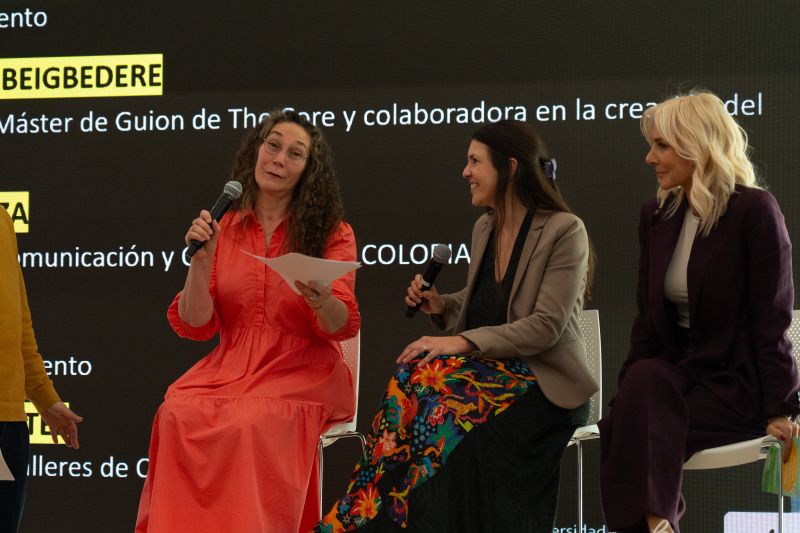Las miembras de Coloria responsables por la creación del cuento cuentan el proceso creativo.